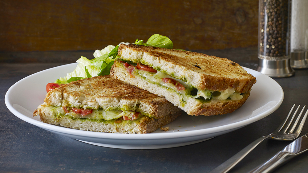 grilled-cheese-pesto-vegetalien